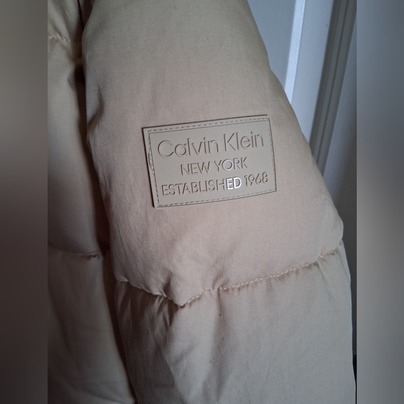 Calvin Klein Tan Hooded Puffer Jacket, Size Medium - Picture 4 of 12